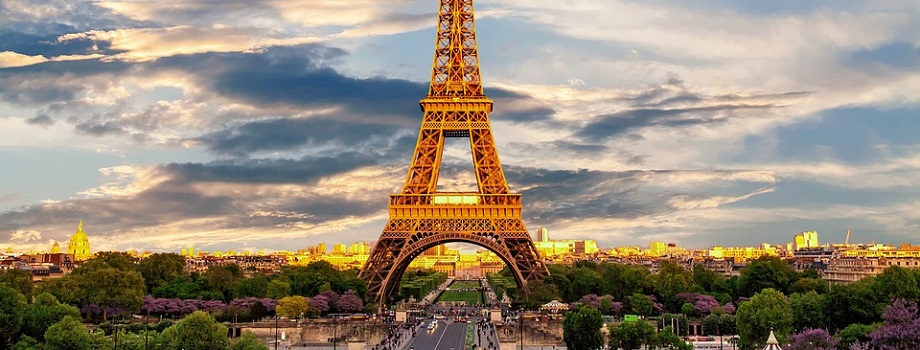 A torre eiffel fica mais alta no verão