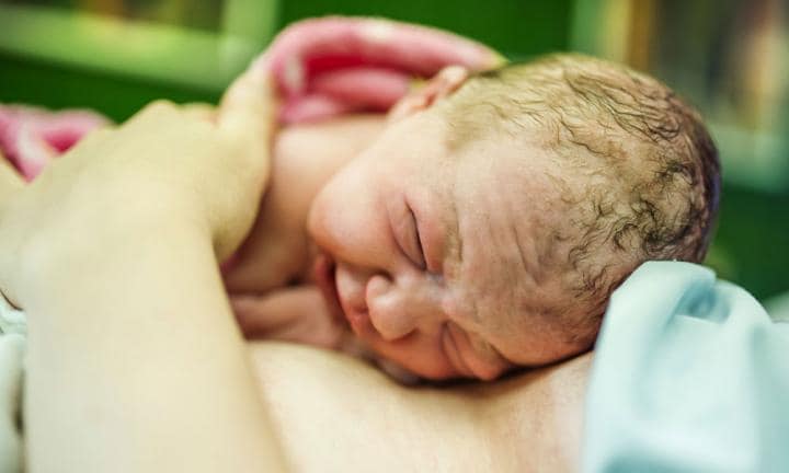 O bebê está pronto quando ele não cabe mais no ventre