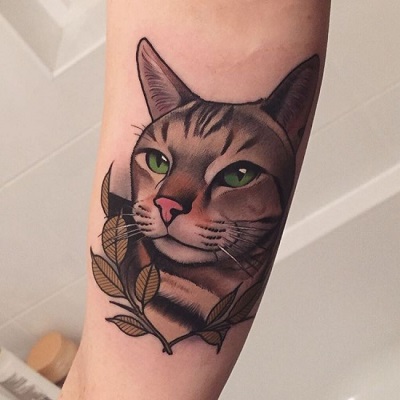 tatuagem grande de cabeça de gato realista