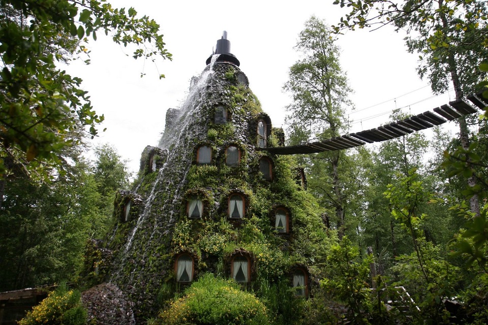 O Hotel Montaña Mágica parece ter saído de um conto de fadas.