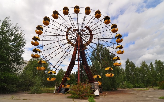 Roda gigante abandonada no parque Pripyat.