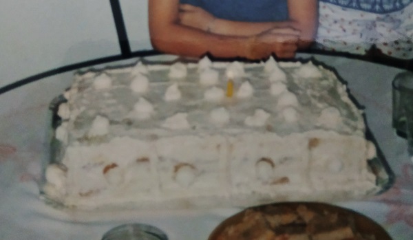 Bolo de aniversário dos anos 90