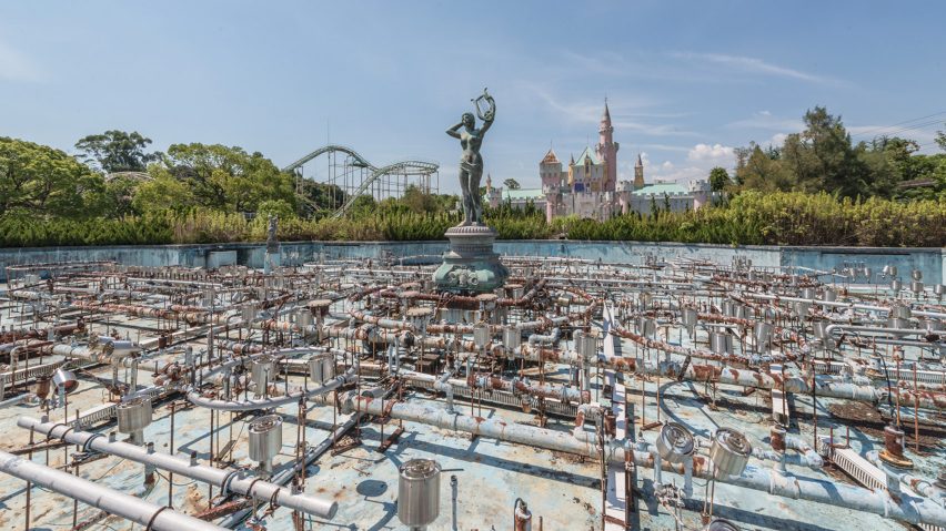 As atrações abandonadas no parque Nara Dreamland parecem um cenário apocalíptico.