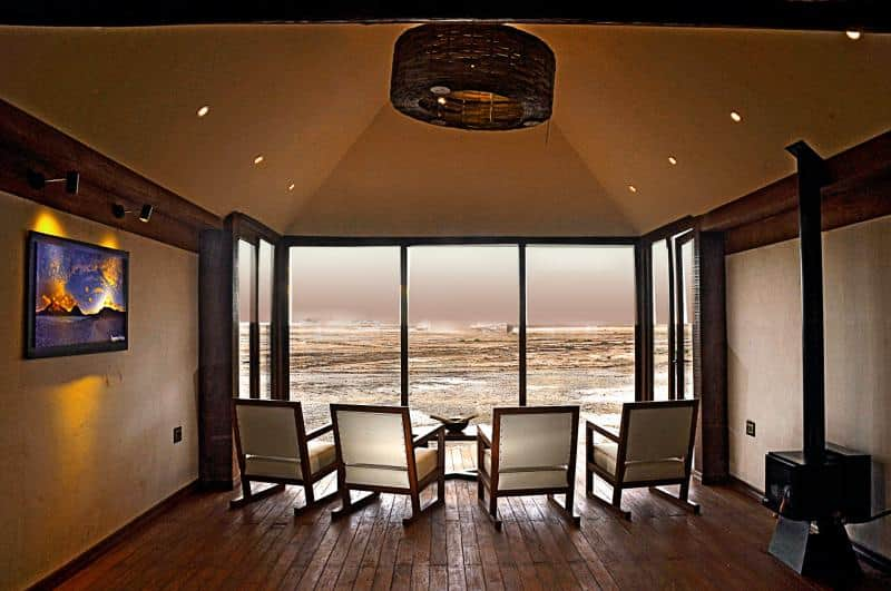 Vista para o salar de Uyuni no Palácio de Sal.