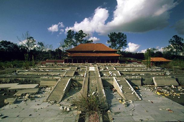 Parques De Diversões Abandonados podem parecer assustadores.