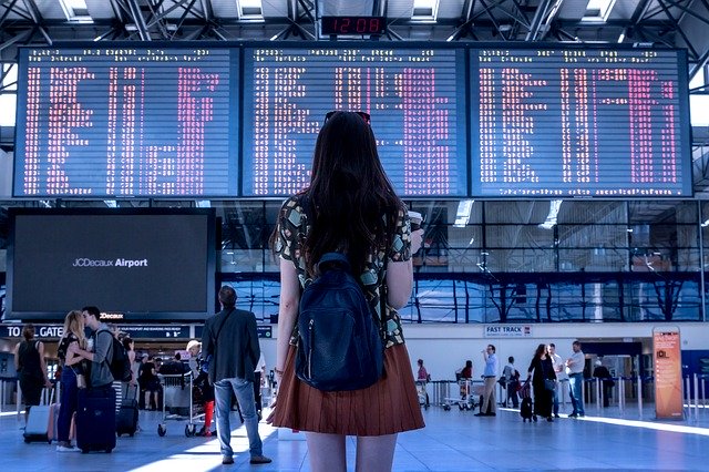 18 sinais de que você é viciado em viajar - Você conhece aeroportos pelo código