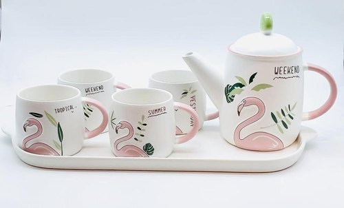 Jogo de jarro e xícaras com desenho de flamingos